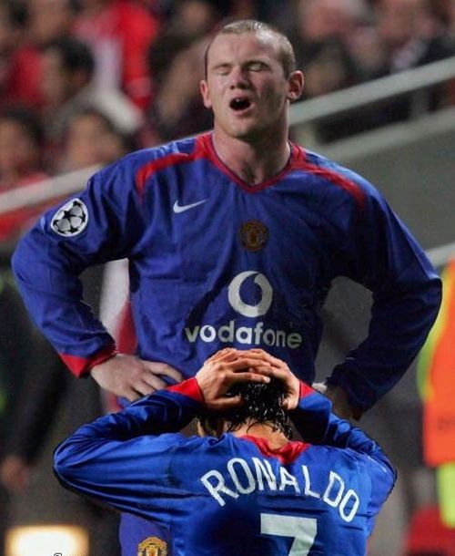 Ronaldo awkward on his knees football  funny