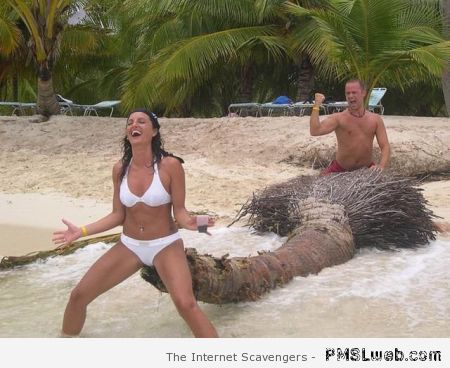 Funny sexy beach picture at PMSLweb.com