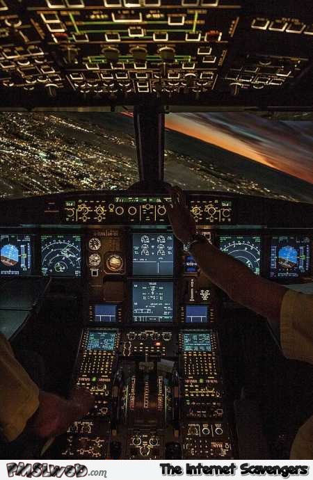 What a plane cockpit in the evening looks like � Interesting miscellaneous Internet pictures @PMSLweb.com
