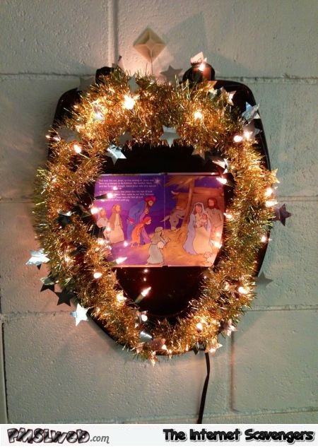 Funny toilet seat Christmas decoration - Funny Christmas memes and pictures @PMSLweb.com